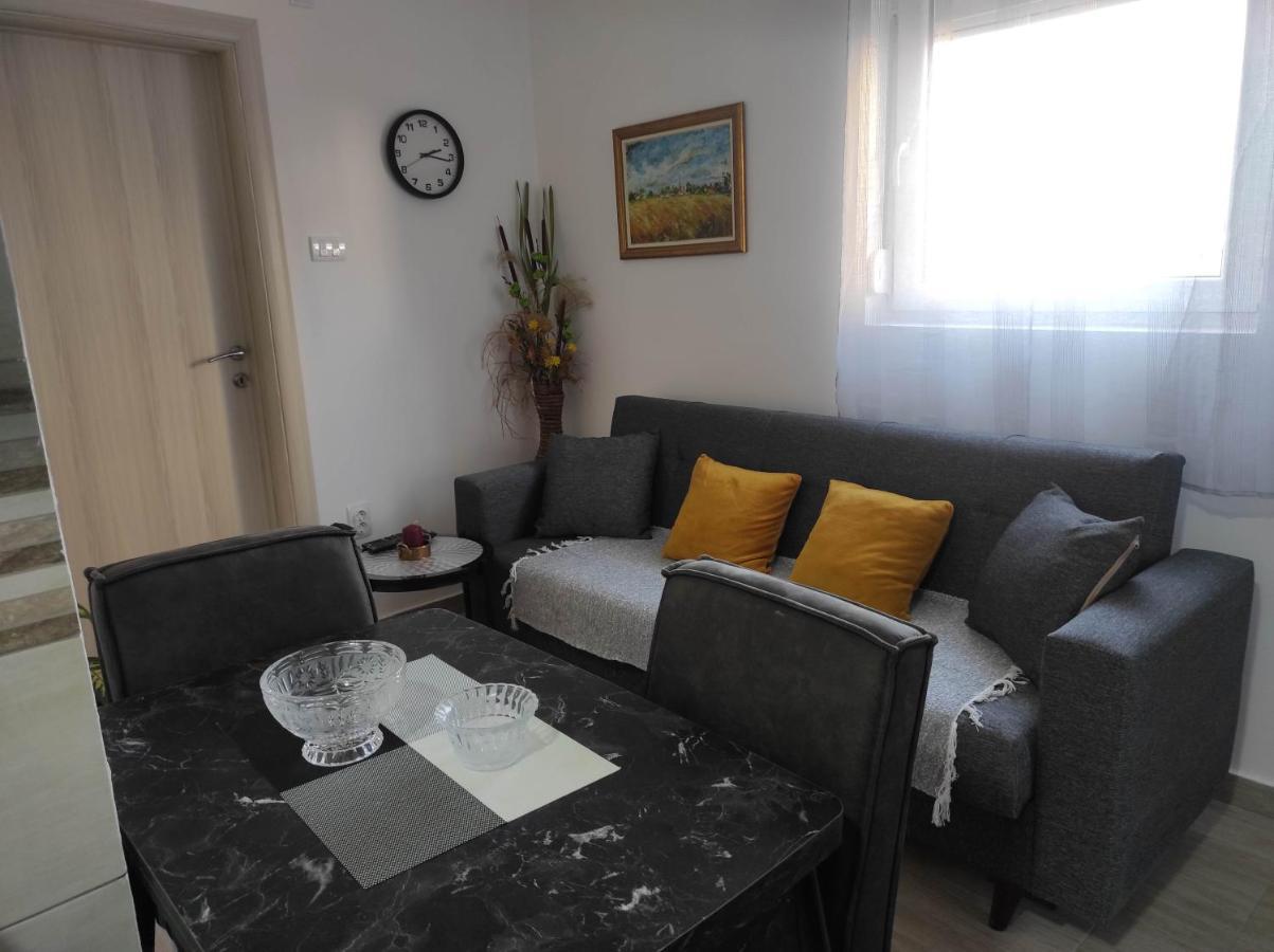Andrea Airport Apartments Belgrado Exterior foto