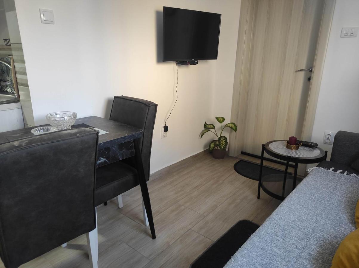 Andrea Airport Apartments Belgrado Exterior foto